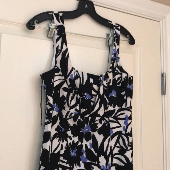 New Floral Dress - Picture 4 of 9